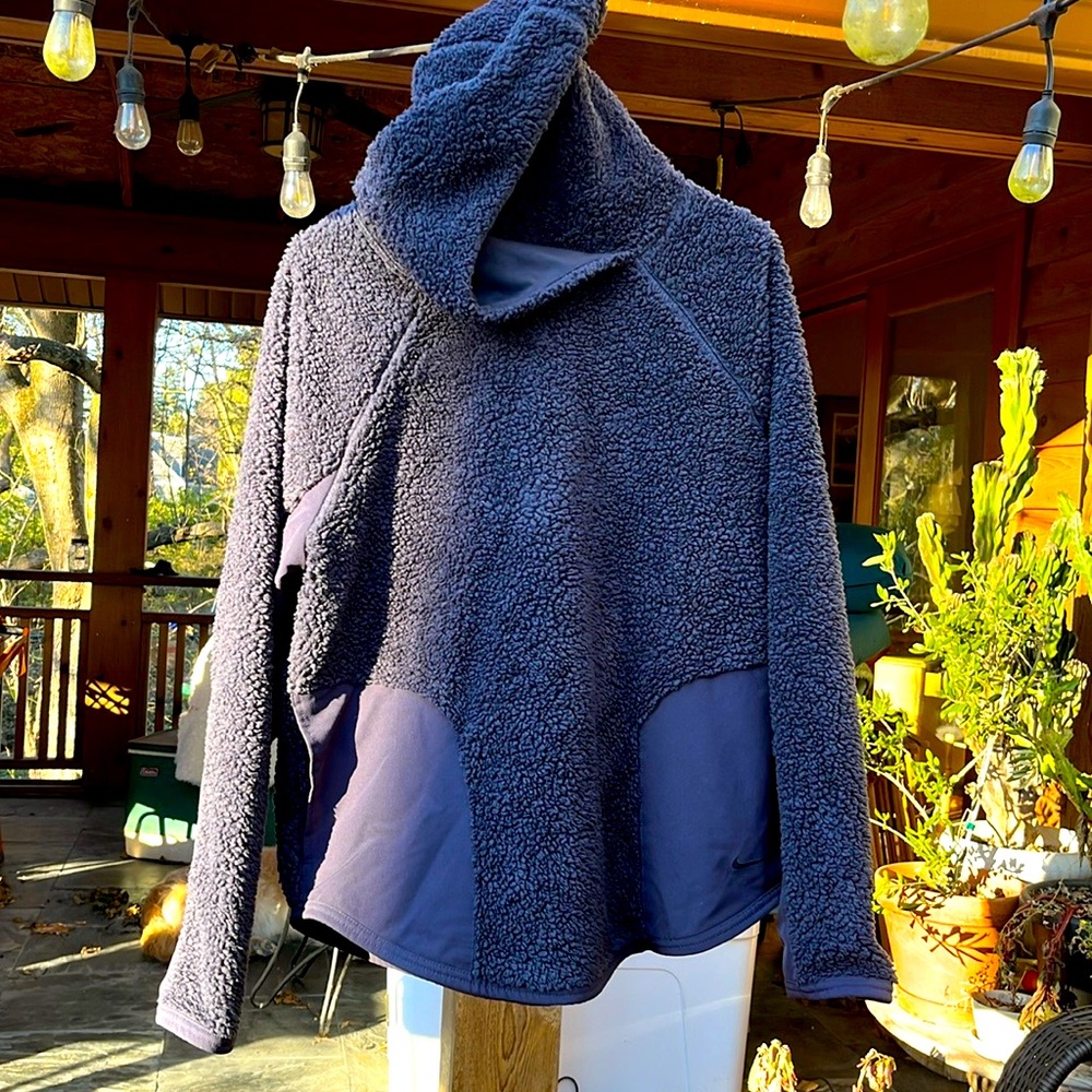 Women’s Nike Sherpa Therma Fleece Training Hoodie